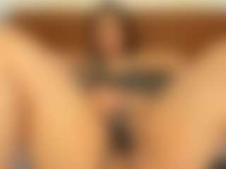 Live cam show with Melanie-hillz - Long Legs on CSO-WL
