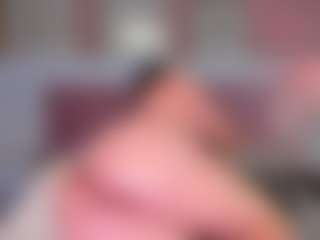 Live cam show with Melanie-hillz - Fingerass on live18s.com
