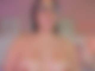 Live cam show with Melanie-hillz - Fingerass on eurowanks.com