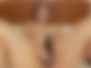 Live cam show with Melanie-hillz - Brown Eyes on TeamSkeetLive