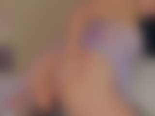 Live cam show with Melanie-hillz - Petite Teen (18+) on Camsoda