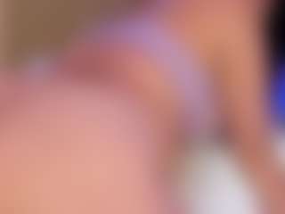 Live cam show with Melanie-hillz - Small Tits on Camsoda