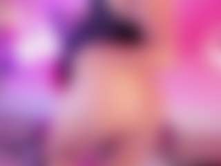 Live cam show with SilvanaRave - Shaved Pussy on Camversity