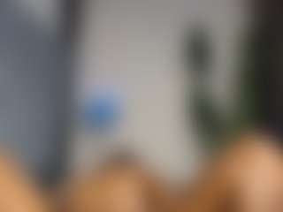 Live-Cam-Show mit Spicy247 - Domination auf Camsoda