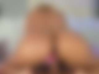 Show live cam dengan anzhel-nvick - Small Tits Mature di Camsoda