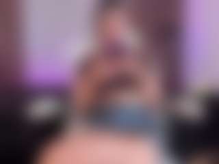 Live cam show with Maye-Wells - Nipple Piercings on Camming Site