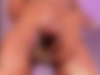 Live cam show with mia-royal - Smoking on SquirtSoMuch