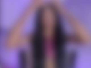 Live cam show with mia-royal - Small Tits on livesuperchat.net