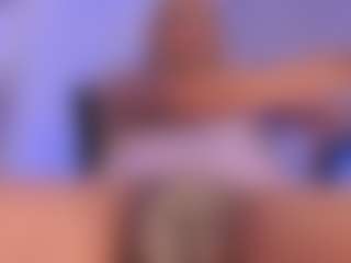 mia-royal's Live Sex Cam Show