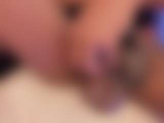 Live cam show with mia-royal - Smoking on madthumbs
