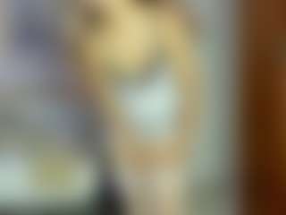 zully-28's Live Sex Cam Show