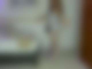 zully-28's Live Sex Cam Show