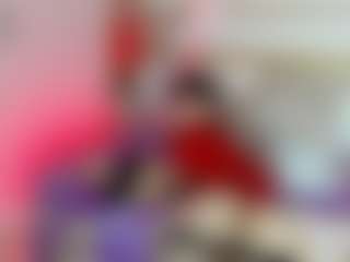 zully-28's Live Sex Cam Show