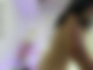 zully-28's Live Sex Cam Show
