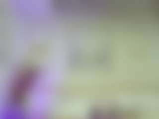 zully-28's Live Sex Cam Show