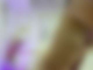 zully-28's Live Sex Cam Show