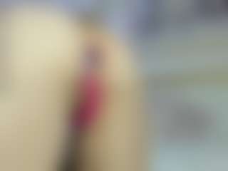 zully-28's Live Sex Cam Show