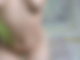 zully-28's Live Sex Cam Show