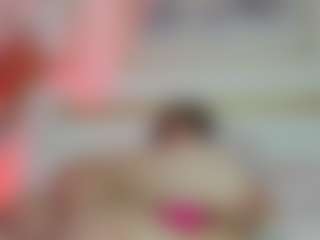 zully-28's Live Sex Cam Show