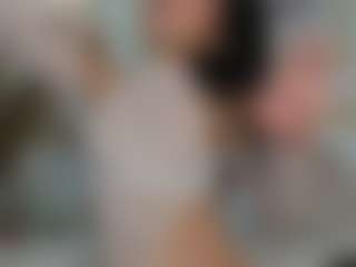 zully-28's Live Sex Cam Show