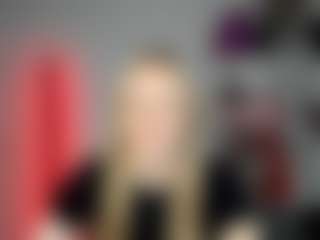 EvelynBlond's Live Sex Cam Show