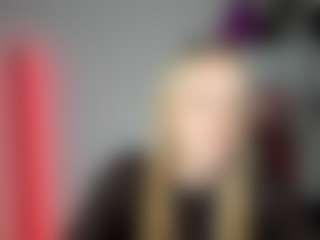 EvelynBlond's Live Sex Cam Show