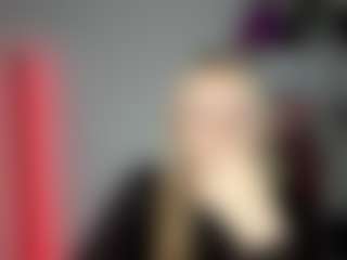 EvelynBlond's Live Sex Cam Show