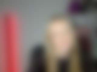 EvelynBlond's Live Sex Cam Show