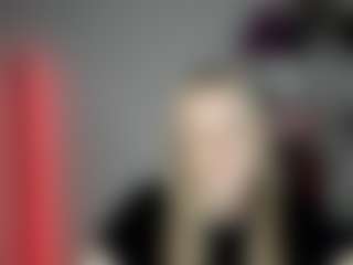 EvelynBlond's Live Sex Cam Show