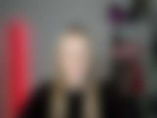 EvelynBlond's Live Sex Cam Show