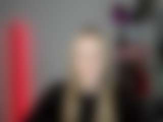 EvelynBlond's Live Sex Cam Show