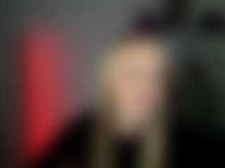 EvelynBlond's Live Sex Cam Show