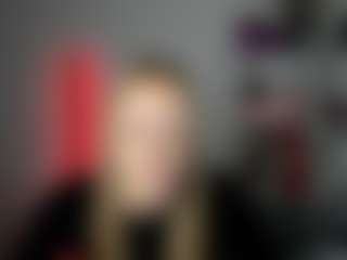 EvelynBlond's Live Sex Cam Show