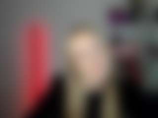 EvelynBlond's Live Sex Cam Show