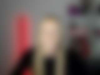 EvelynBlond's Live Sex Cam Show