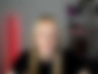 EvelynBlond's Live Sex Cam Show