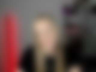 EvelynBlond's Live Sex Cam Show