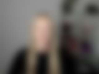 EvelynBlond's Live Sex Cam Show