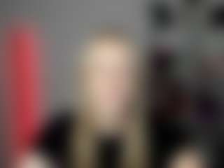 EvelynBlond's Live Sex Cam Show