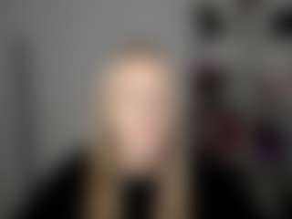 EvelynBlond's Live Sex Cam Show