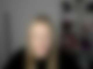EvelynBlond's Live Sex Cam Show