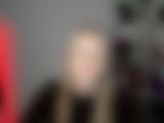 EvelynBlond's Live Sex Cam Show