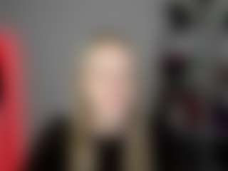 EvelynBlond's Live Sex Cam Show