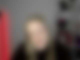 EvelynBlond's Live Sex Cam Show