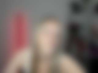 EvelynBlond's Live Sex Cam Show