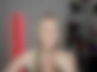 EvelynBlond's Live Sex Cam Show