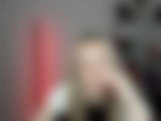EvelynBlond's Live Sex Cam Show