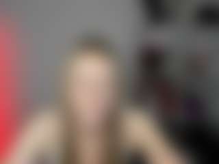 EvelynBlond's Live Sex Cam Show