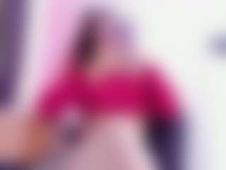 Live cam show with Sofia - Public Mature on Dolls Live