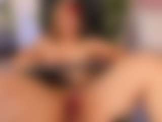 Live cam show with Kiyomi - Curvy on AdultVida.com